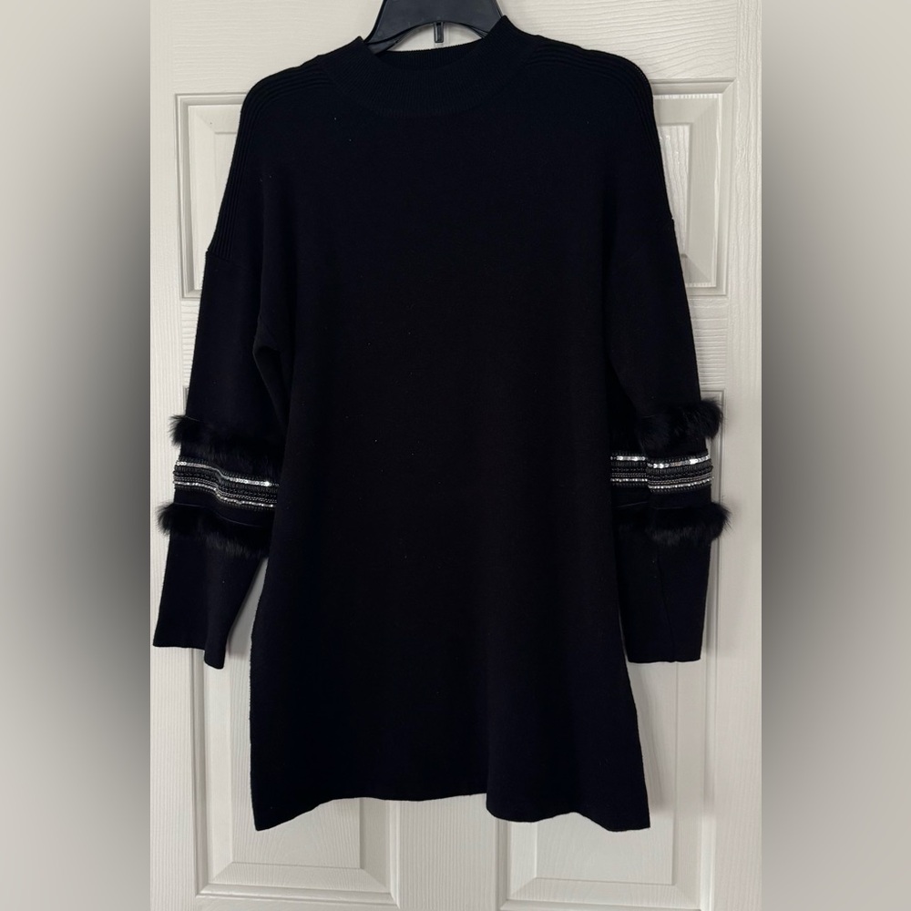 Kilky Paris Chic Black Sweater with Fur Trim
